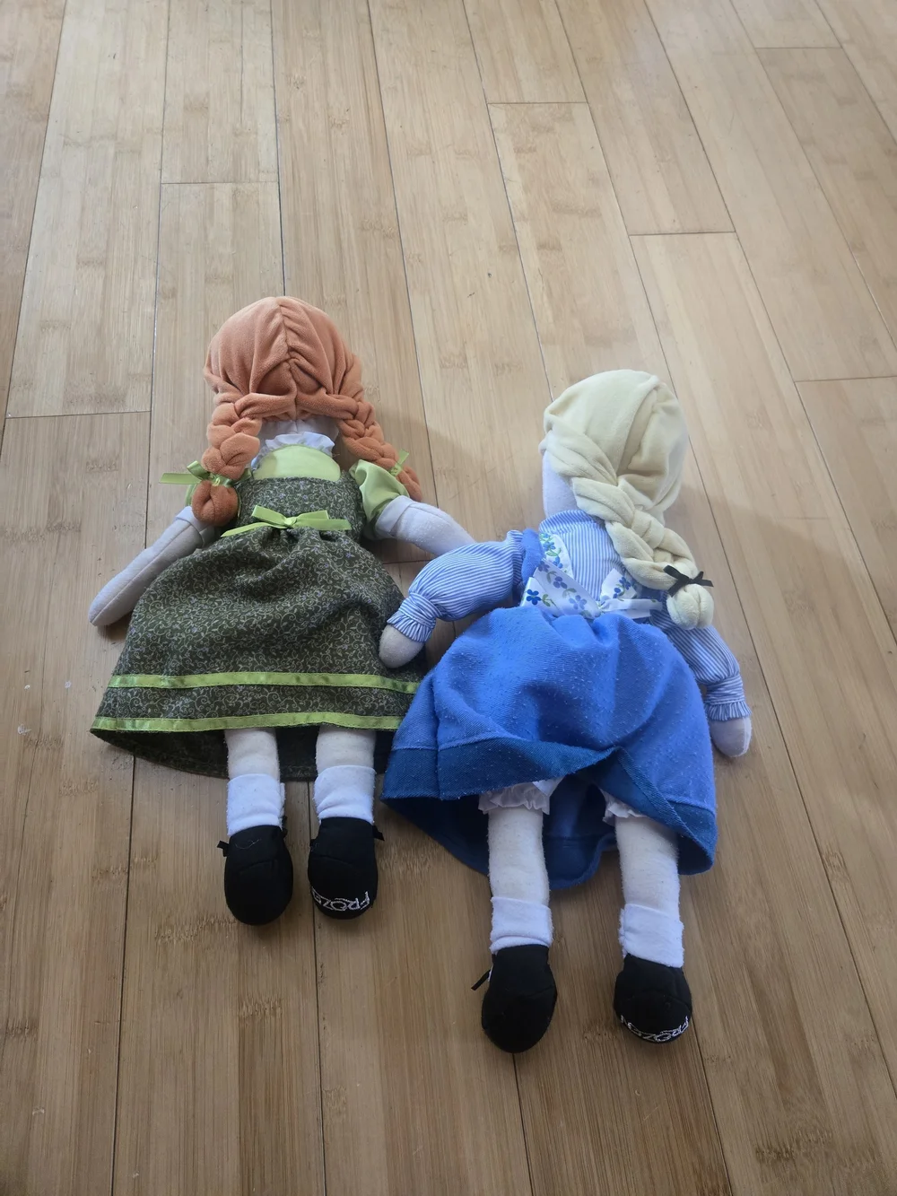 Disney's Frozen The Musical Set Of 2 Plush Dolls Anna & Elsa Soft Toys Collect